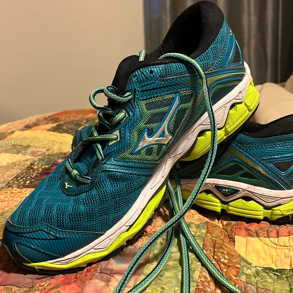 Women’s athletic shoes